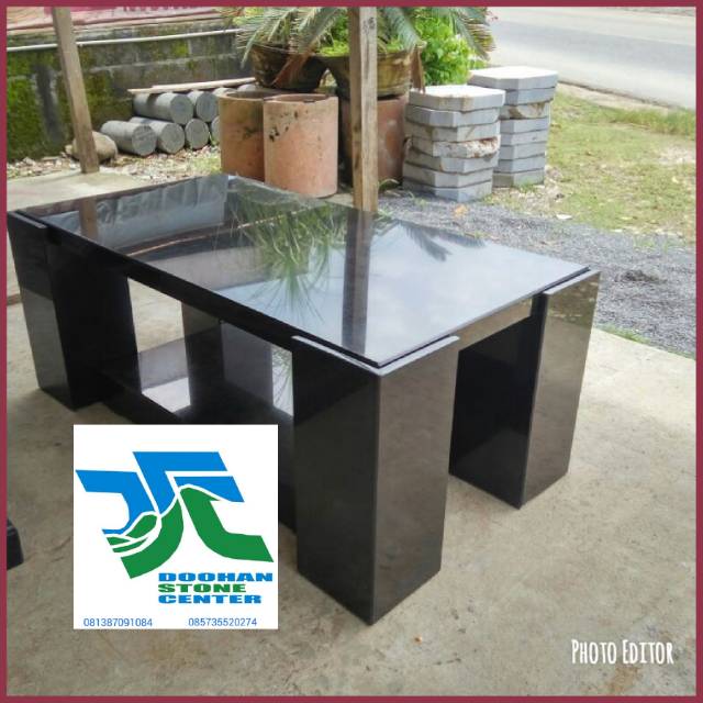 Meja batu andesit hitam