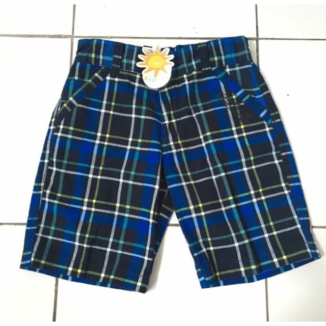 Celana pendek little m