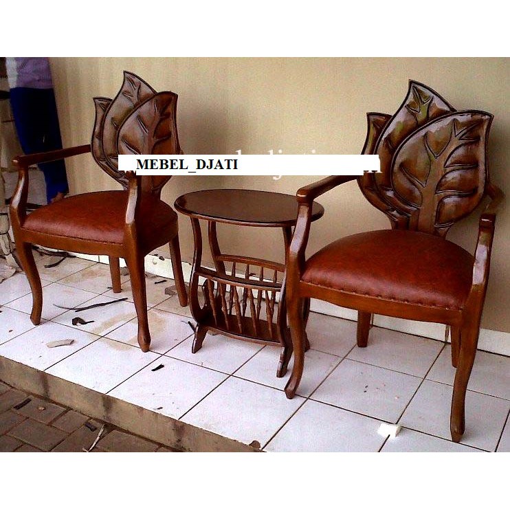 KURSI TERAS DAUN