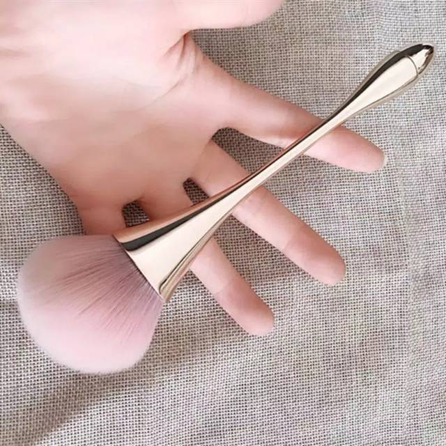 Powder brush