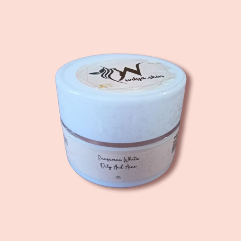 SUNCREEN WHITE OILY AND ACNE