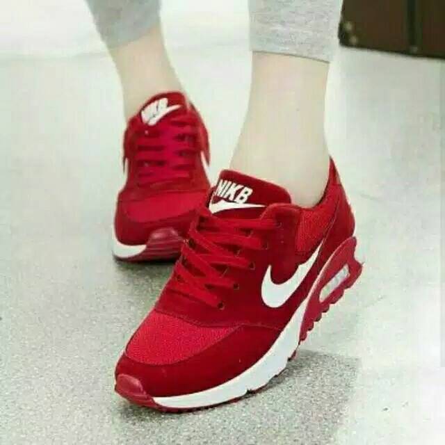 Sepatu sneaker nikb..