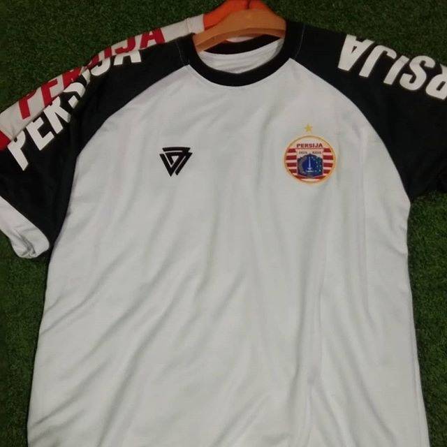 GW apparel black
