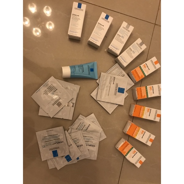 La Roche Posay Sample & pouch