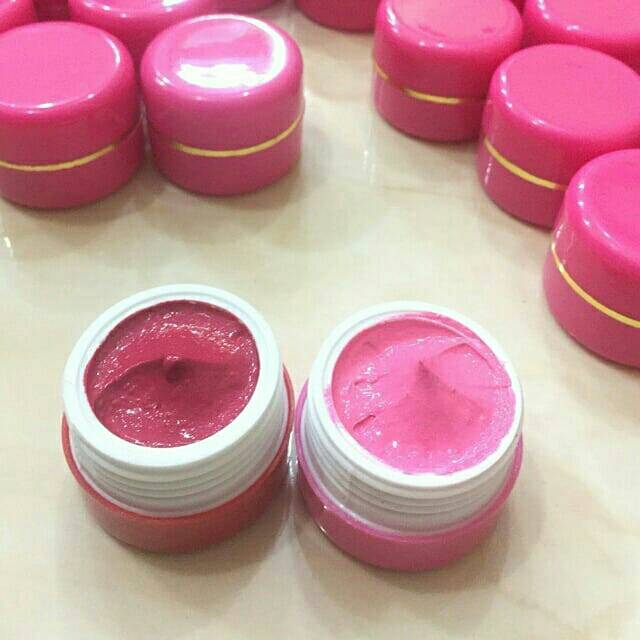 Cream blush on