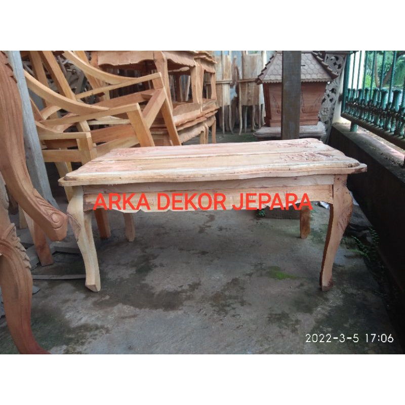 MEJA AKAD LESEHAN.