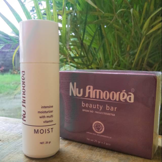 Nu amoorea Moist