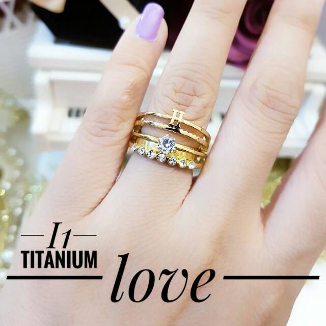 Cincin Titanium Lapis Emas