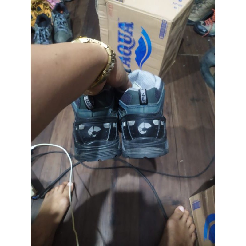 Sepatu Outdoor