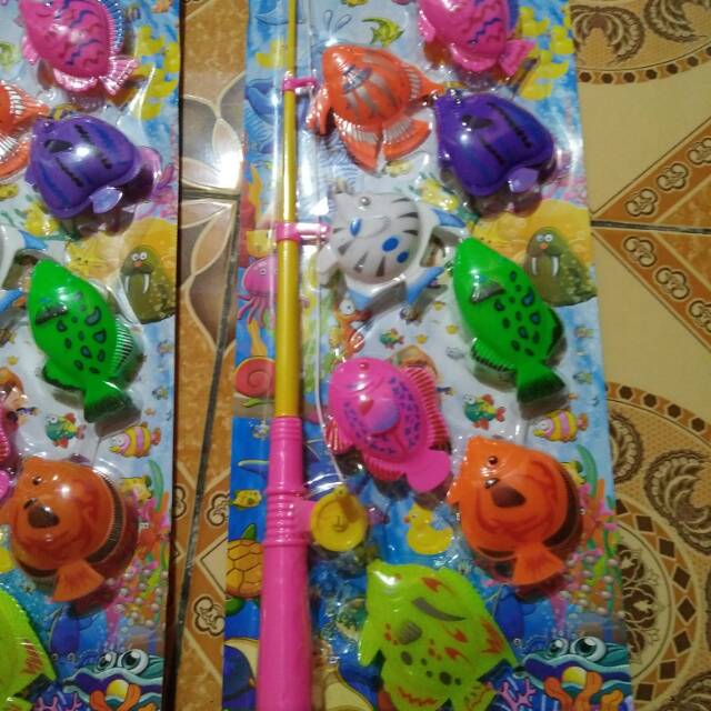 Mainan pancing ikan magnet