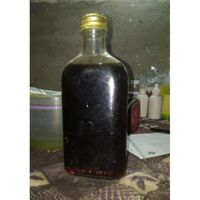 Madu Hitam pahit alami
