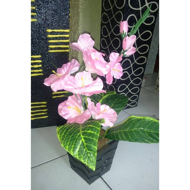 Bunga artificial meja