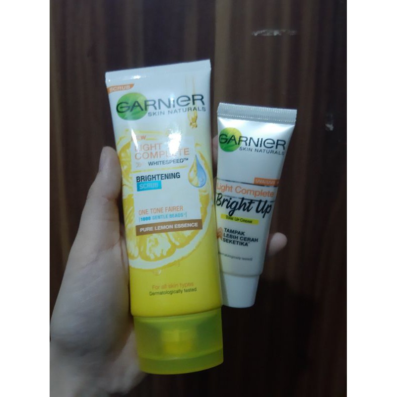Garnier Scrub dan Bright Up