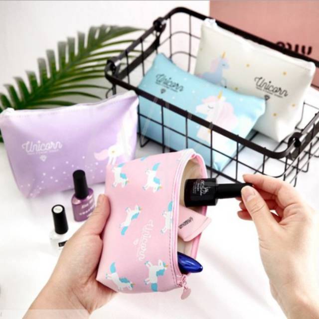 Pauch makeup / tempat makeup