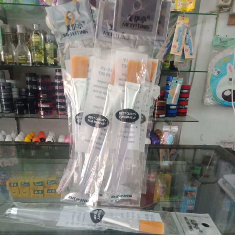 Kuas masker / make up brush