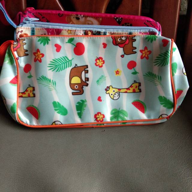 Dompet kosmetik