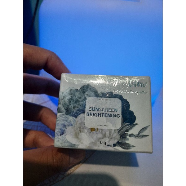 JGLOW SUNSCREEN BRIGHTENING