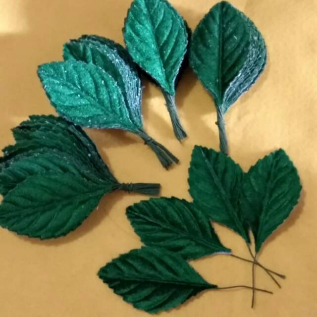 Daun bunga perlusin