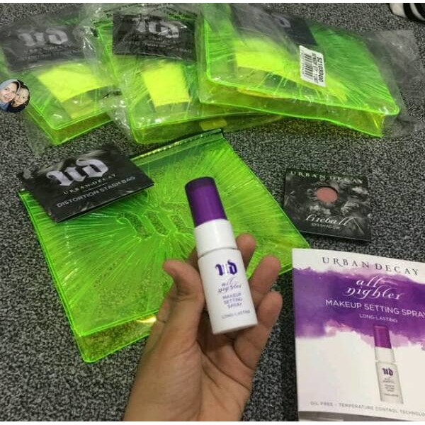 Urban Decay (make up setting spray, eyeshadow & bag)