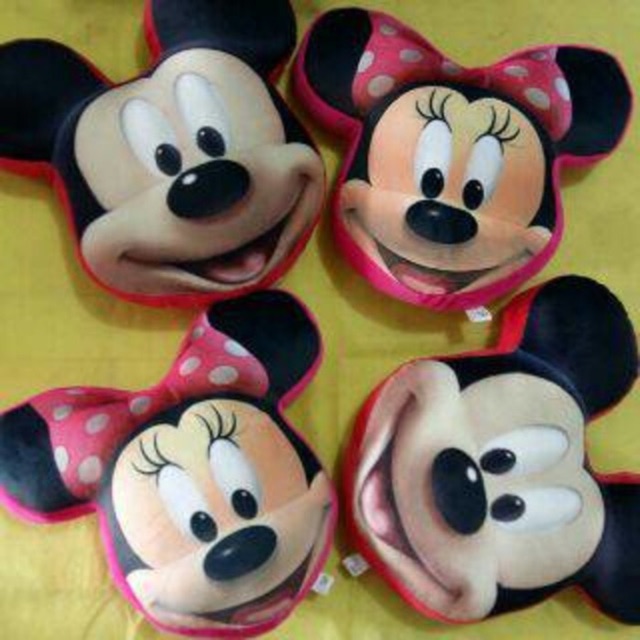bantal mickey minnie mouse