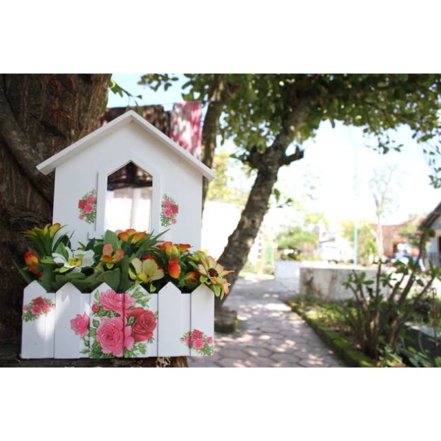 Vas Rumah Bunga Artificial Shabby Chic