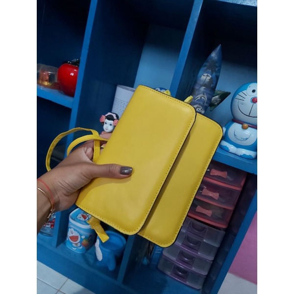 tas wanita kuning model simple dan elegan