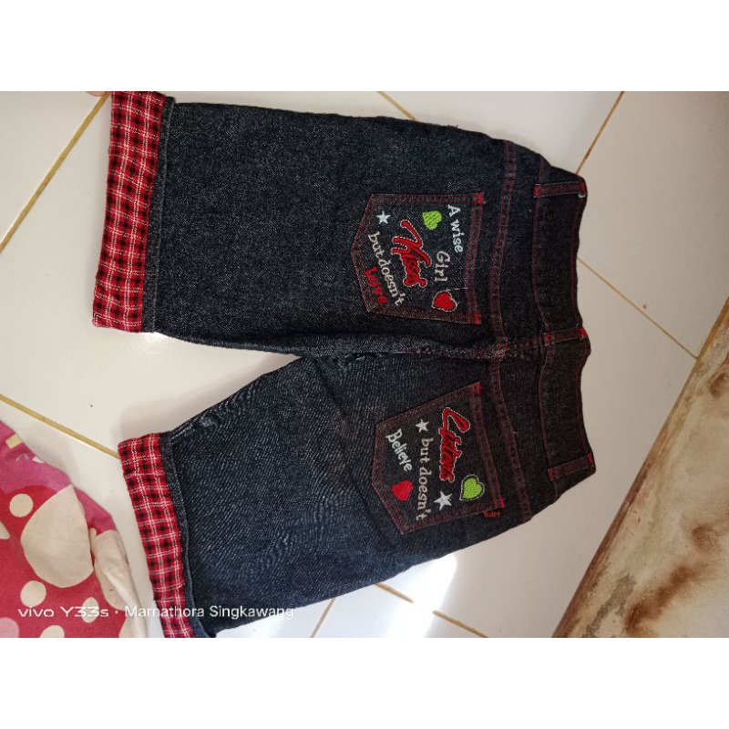 Celana Jeans Selutut