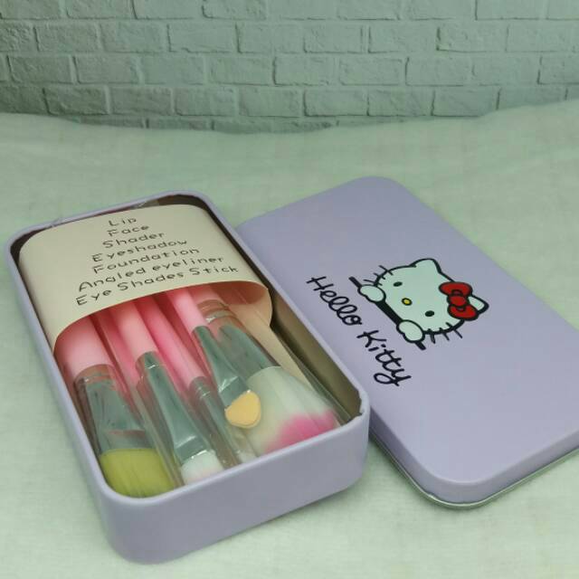 Hello kitty mini brush