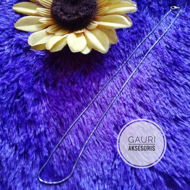 Kalung Titanium Motif