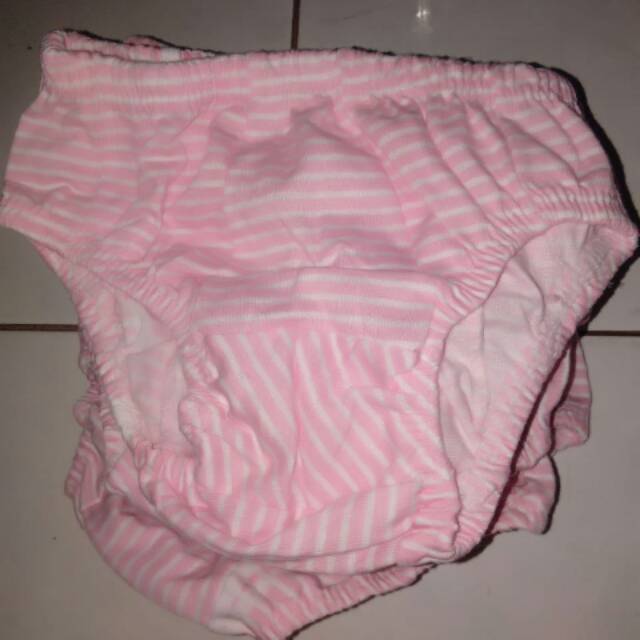 Celana dalam anak