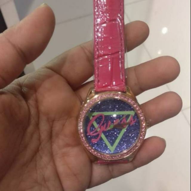 Jam tangan Guess