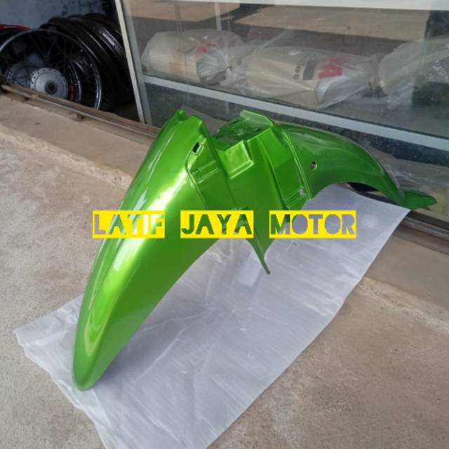 sepakbor depan jupiter hijau