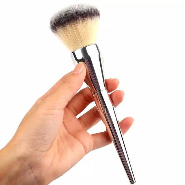 Silver face brush