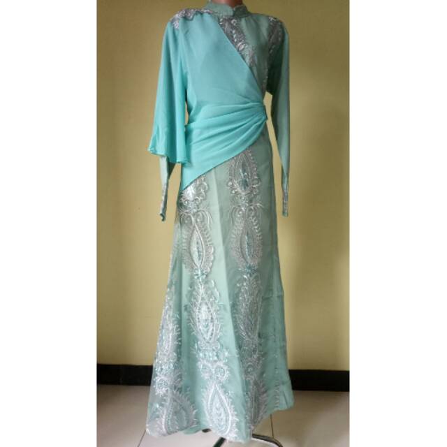 Dress brukat