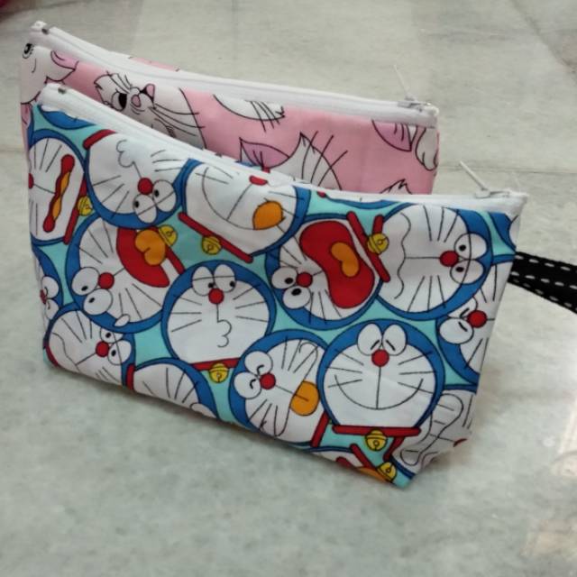 Dompet kosmetik (pouch)