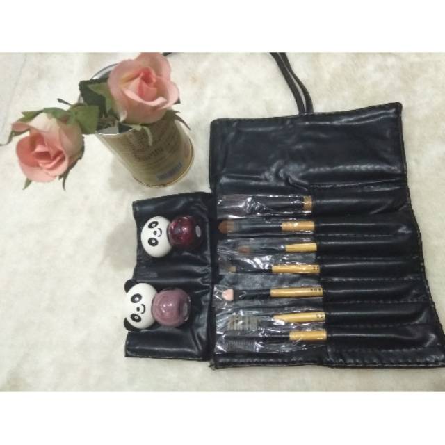 Brush make up