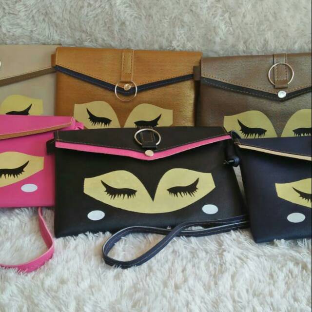Sling bag eyelash