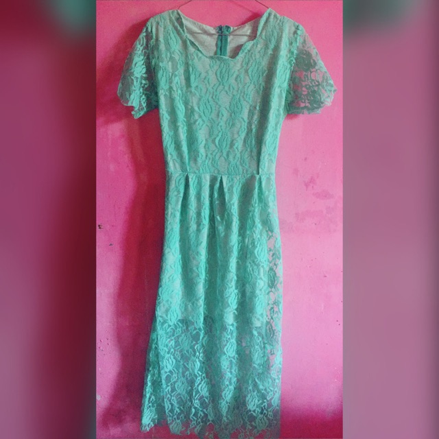 Dress brukat