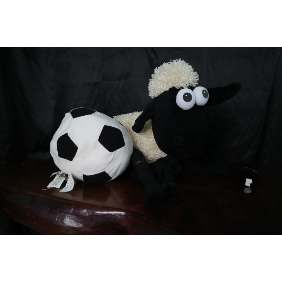 PrelovedBonekaShaunTheSheepDanBola