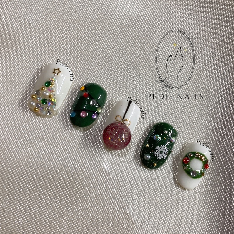 Christmas edition press on nails