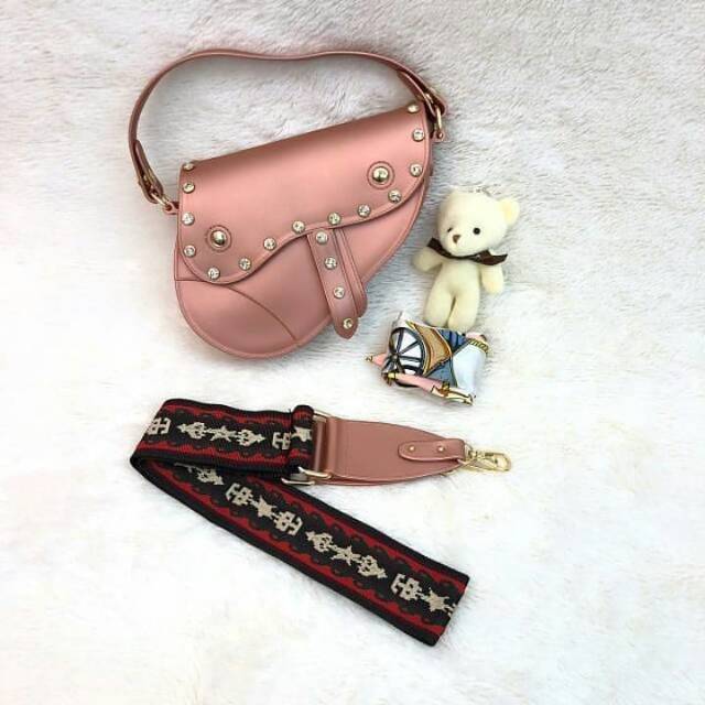 Tas D Saddle Jelly Matte