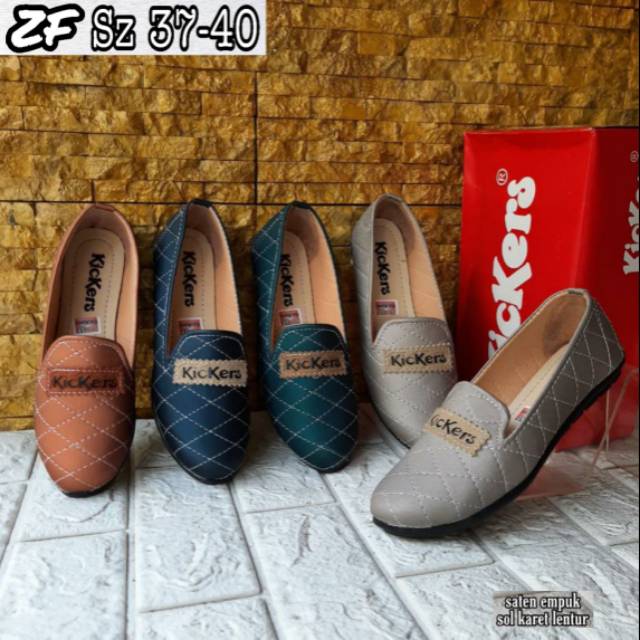 Sepatu Flat Wanita Kickers