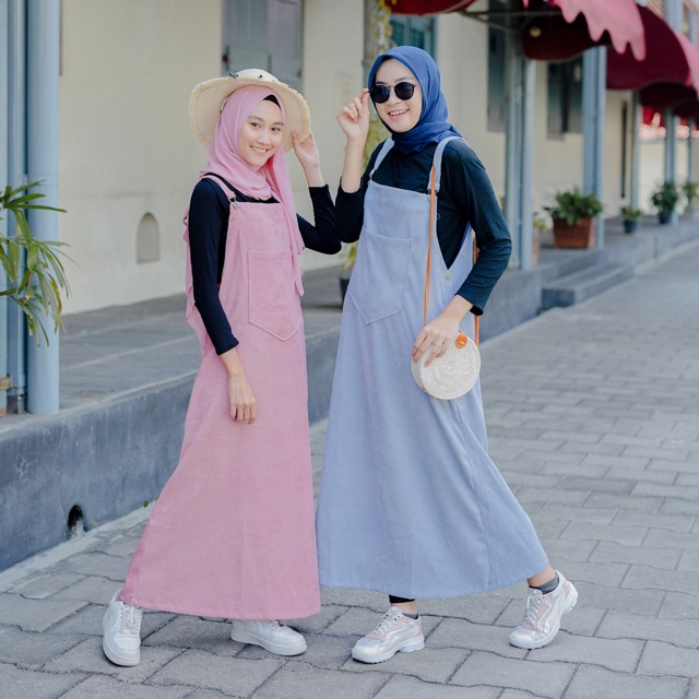 Moly Overall skrit