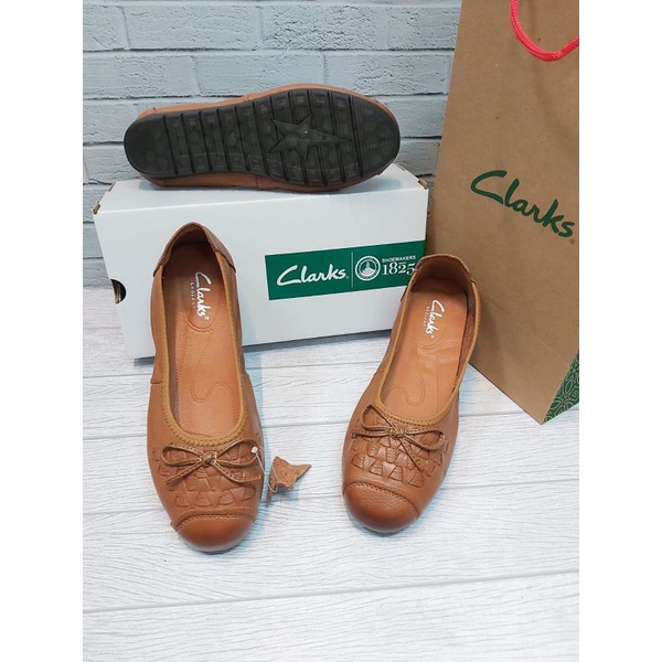 clakrs sepatu flat kode 739