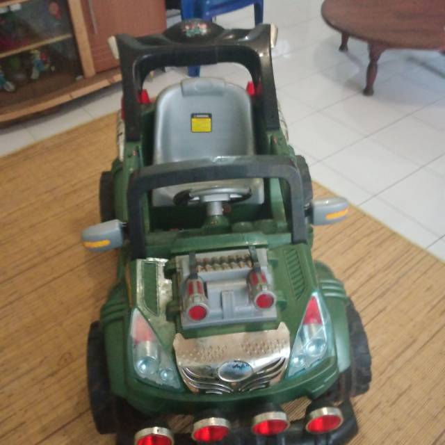 Mobil mainan