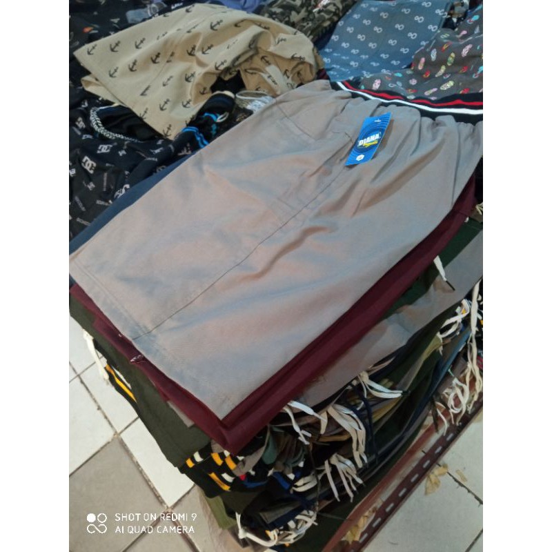 CELANA PENDEK SANTAI