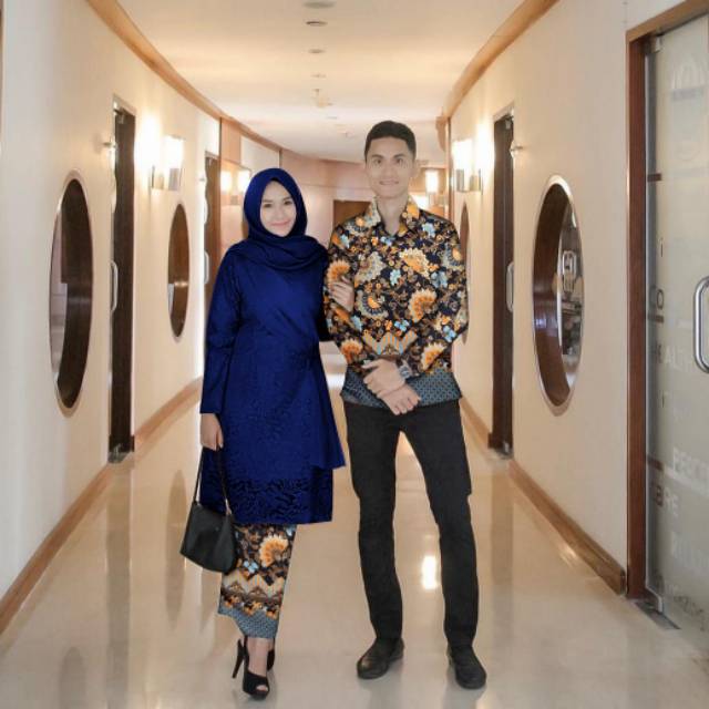 Couple batik krisna