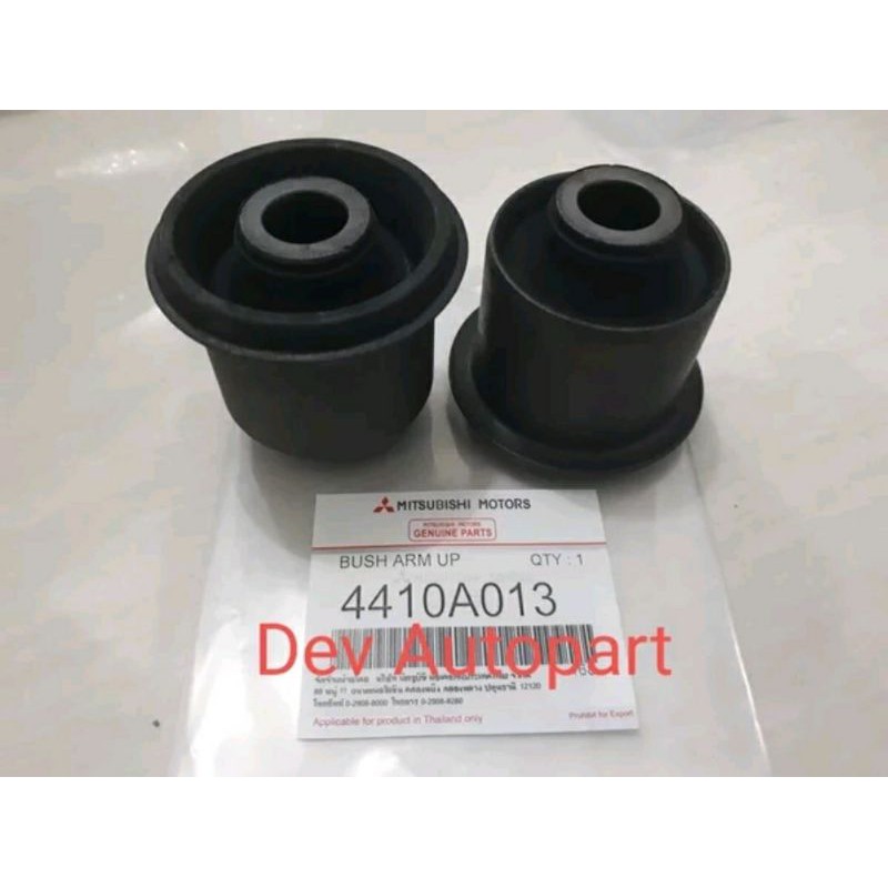 Bushing arm atas Triton