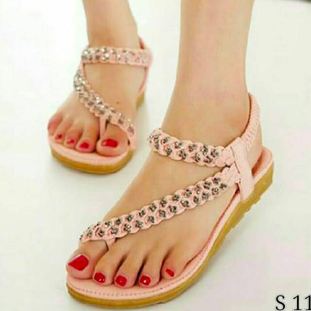 LOVA, sandal permata
