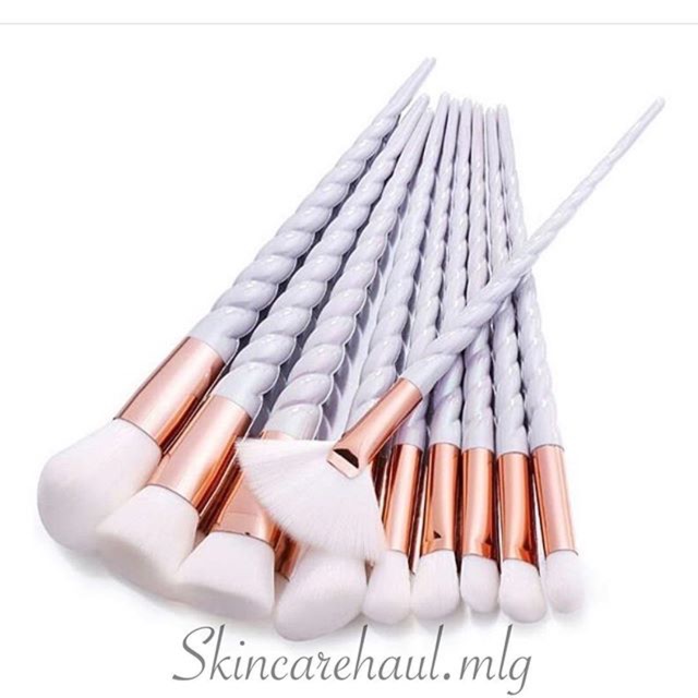 Brush makeup